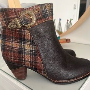 New Laura vita ankle boot from clean non smoking home made in France. Leather